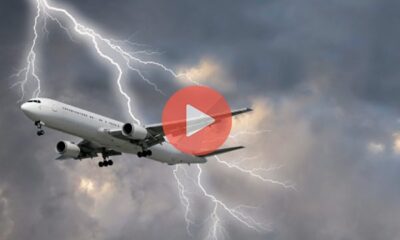 Δείτε πως ο κεραυνός χτυπάει το αεροπλάνο | Βίντεο με Παράξενα Φαινόμενα