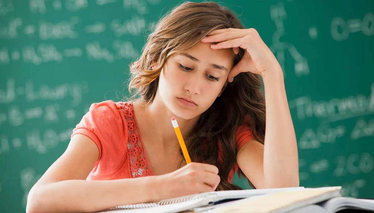 Δάσκαλος ζήτησε από 13χρονα παιδιά να γράψουν σημειώματα αυτοκτονίας!
