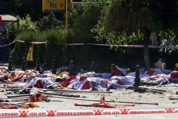 Μακελειό από έκρηξη στην Τουρκία, 86 νεκροί, 28 χαροπαλεύουν