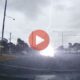 Κεραυνός χτυπάει εν κινήσει αυτοκίνητο | Βίντεο με Παράξενα Φαινόμενα