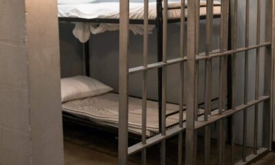 Κρατούμενοι υπέγραψαν έγγραφο με το οποίο αποδέχονταν να κοιμηθούν στο πάτωμα
