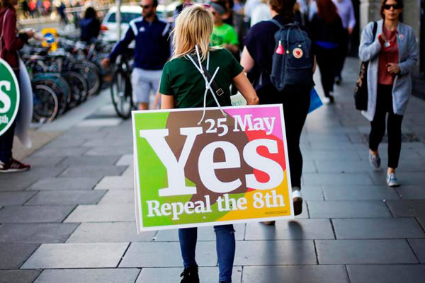 Συντριπτική νίκη του «ναι» στην νομιμοποίηση των αμβλώσεων στην Ιρλανδία | Διεθνείς Ειδήσεις