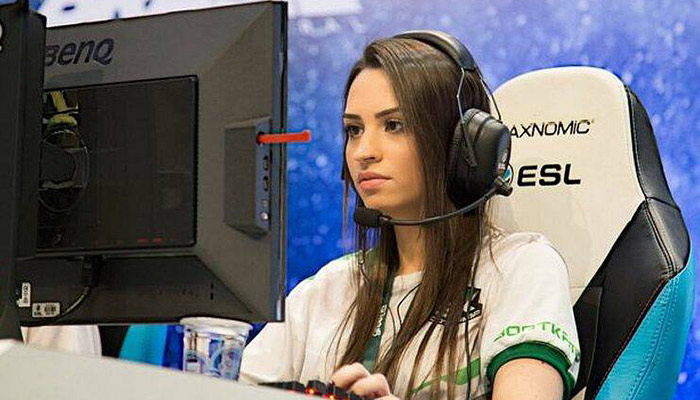 Η Shayene “shAy” Victorio είναι μια αρκετά γνωστή επαγγελματίας παίκτρια από τη Βραζιλία που έχτισε το όνομά της στα Counter-Strike τουρνουά της χώρας | Διεθνείς Ειδήσεις