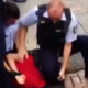 Γερμανία: Σοκαριστικό βίντεο δείχνει αστυνομικό να γονατίζει στον λαιμό ανηλίκου