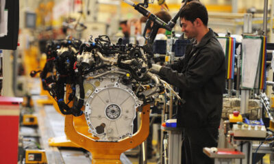Η Jaguar Land Rover «κόβει» 2.000 θέσεις εργασίας παγκοσμίως