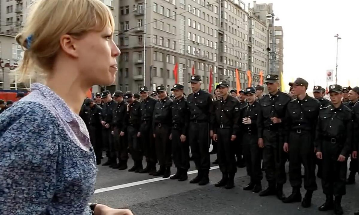 Η αρχισυντάκτρια του RT, Μαρία Μπαρόνοβα, καταδίκασε την ρωσική εισβολή στην Ουκρανία και παραιτήθηκε